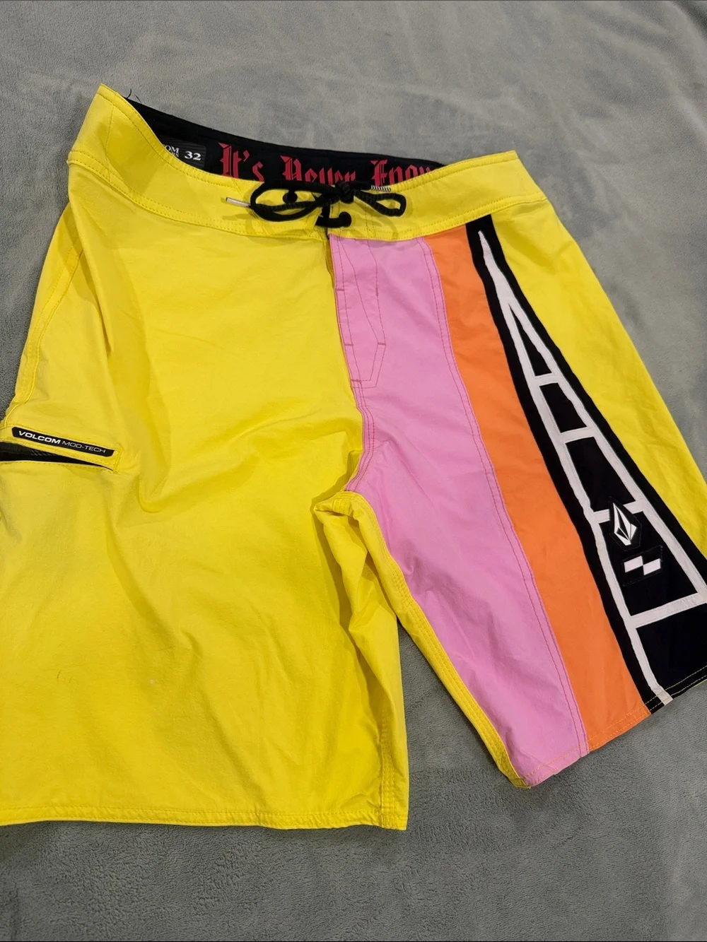 Men’s board shorts